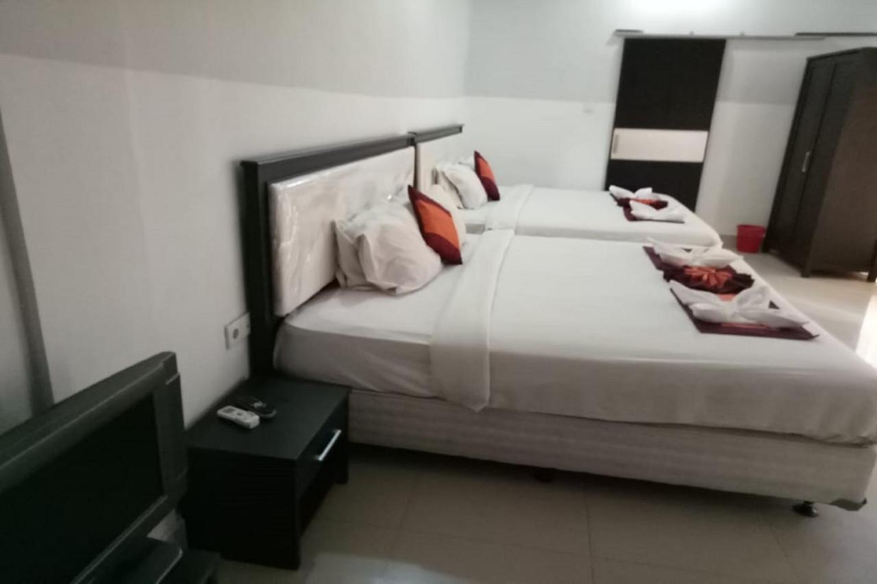 Capital O 2533 Shita Bali Hotel Jimbaran Exteriör bild